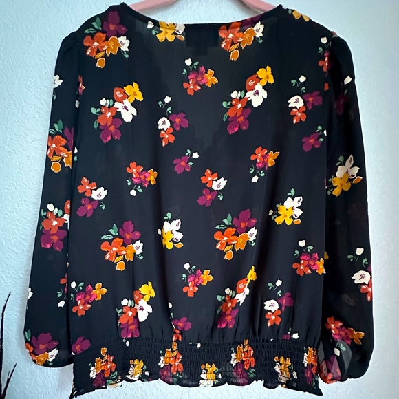 FORTUNE + IVY
Bella Lace Detailed Surplice Blouse| Size L| Black multi - Picture 5 of 10